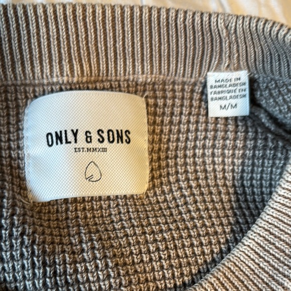 ONLY & SONS Tan Crewneck Sweater Smooth Texture - Picture 2 of 2